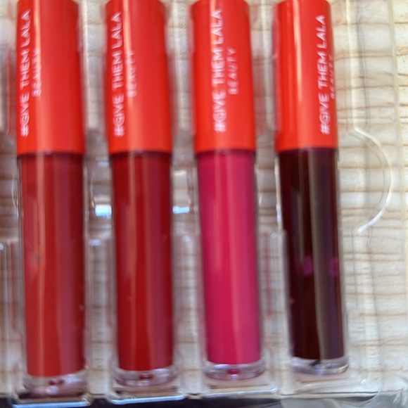 GIVE THEM LALA BEAUTY CANDY LAND LIP SET - Picture 5 of 5